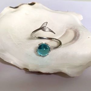 Mako Mermaid Moon Ring